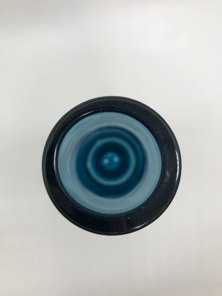 BLUE BLOWN GLASS BUD VASE.