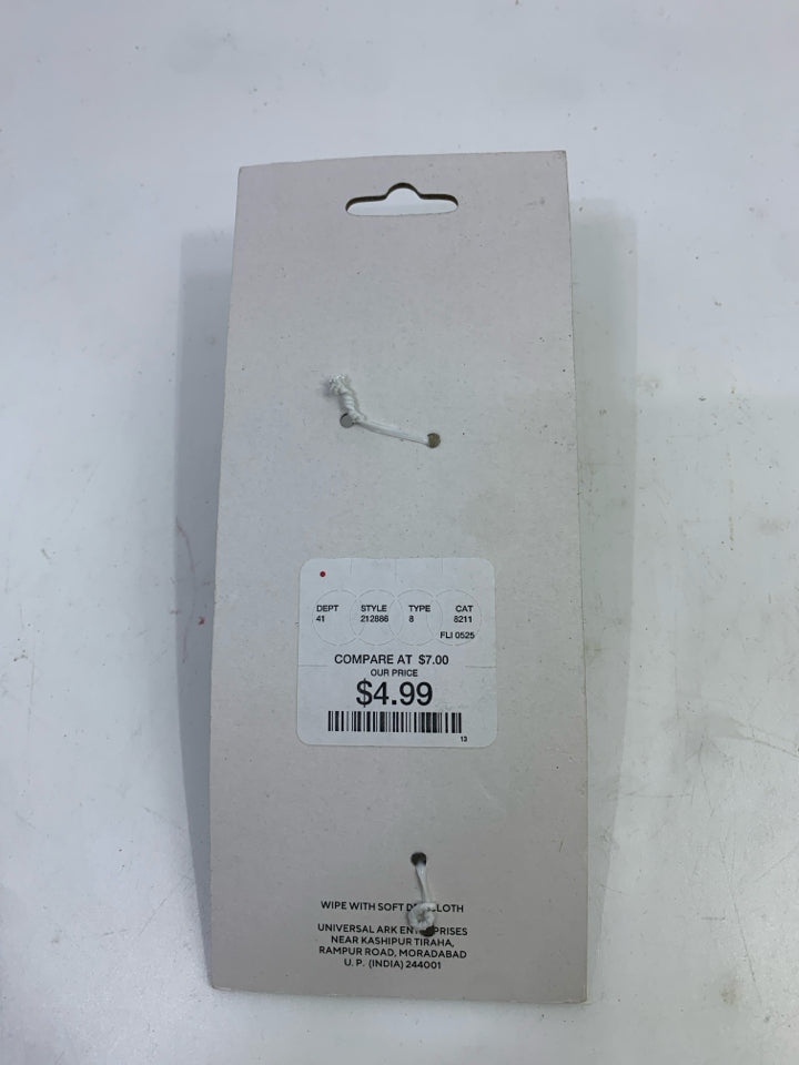 GIRAFFE ALUMINUM CAST BOTTLE OPENER.