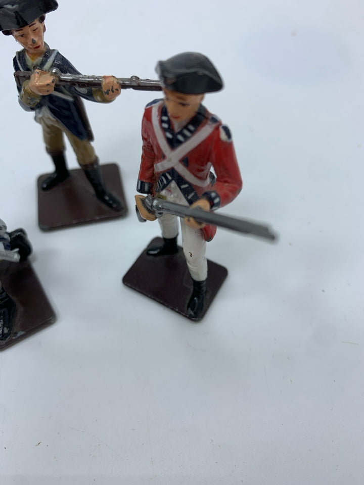 3 MINI REVOLUTIONARY SOLDIERS (IN BAG).