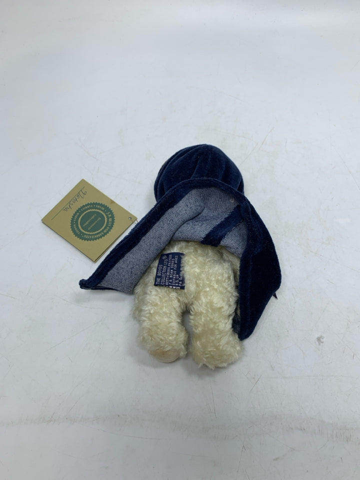 MINI WHITE BEAR W/ NAVY CLOAK ON BOYDS BEAR.