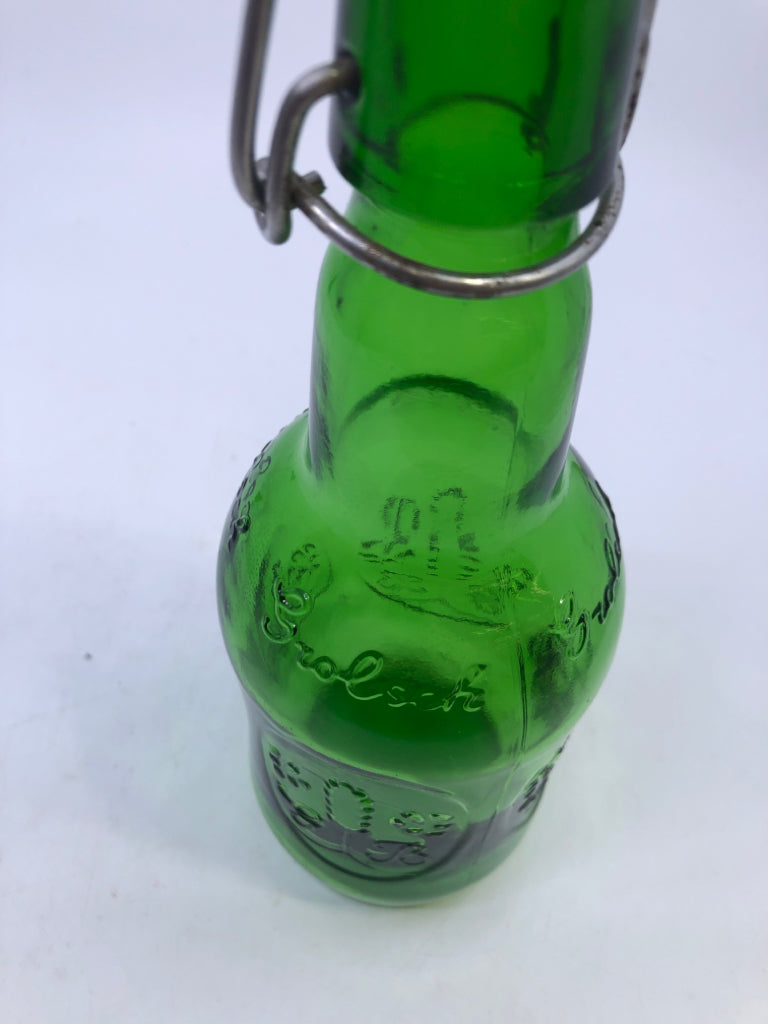 GREEN GLASS GROLSCH BOTTLE W LOCKING LID.