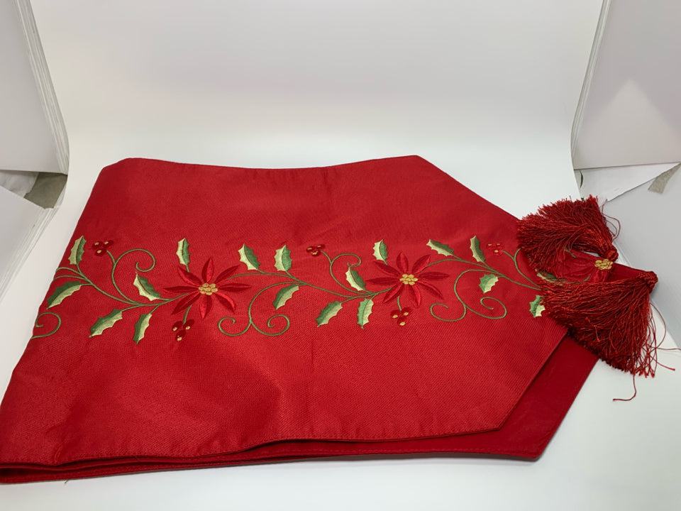 RED POINSETTIA TABLE RUNNER W/ TASSELS WELLESLEY MANOR.