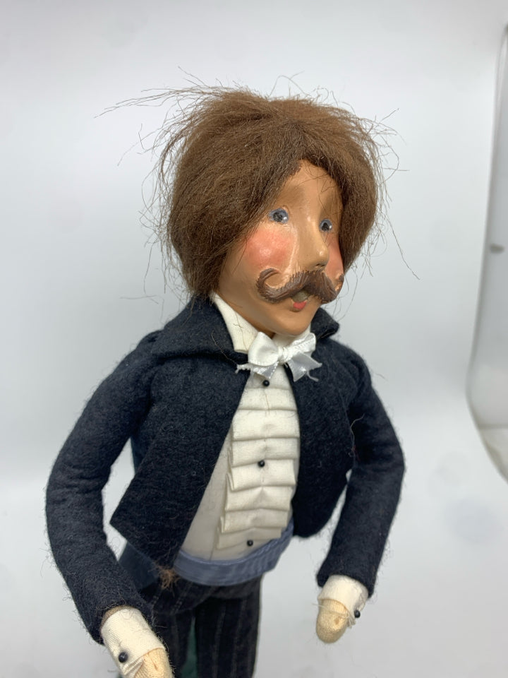 BYERS' CHOICE MAN IN TUXEDO-1999.