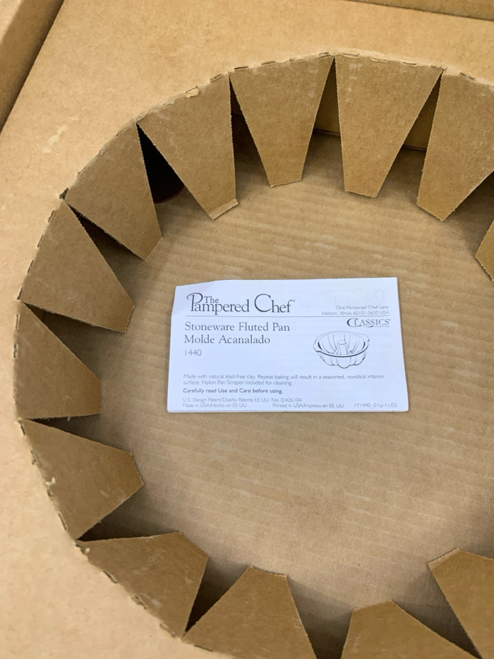 STONEWARE FLUTED PAN IN BOX RETIRED.