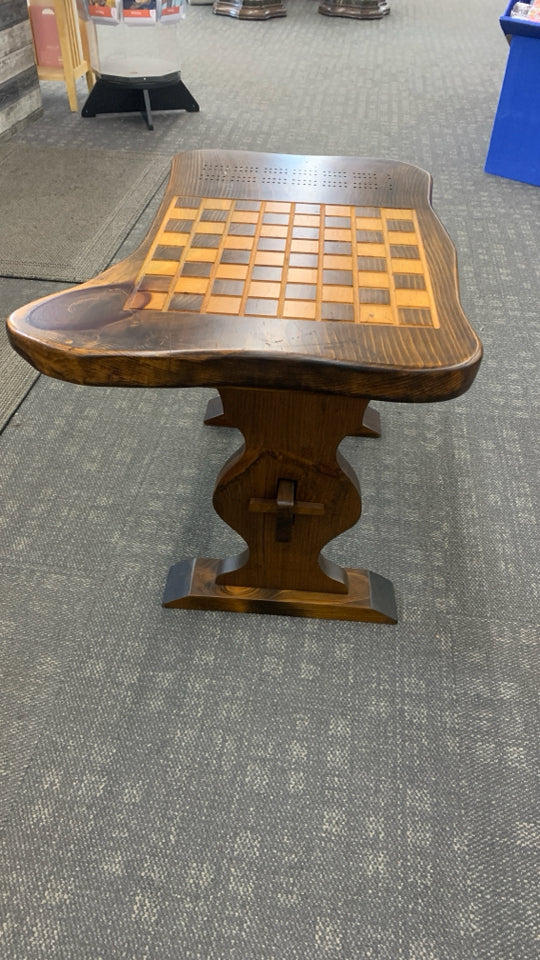 VTG STYLE WOOD GAME CHESS TABLE W/PIECES.