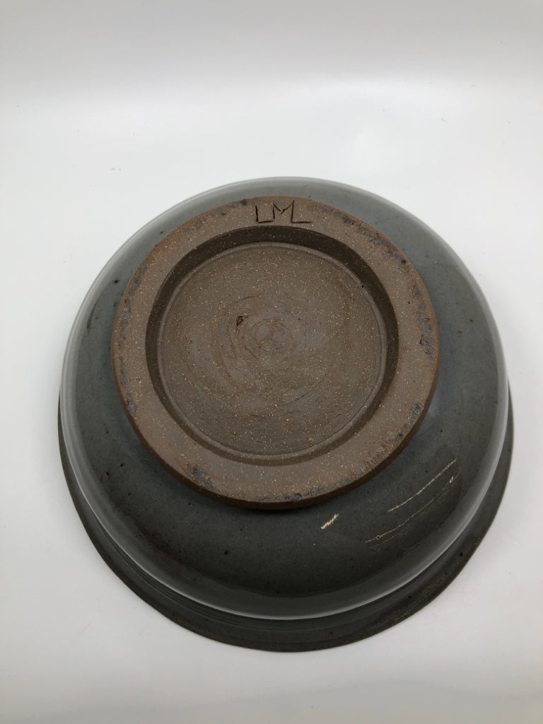 GREY POTTERY GLAZED SPECKLED BOWL.