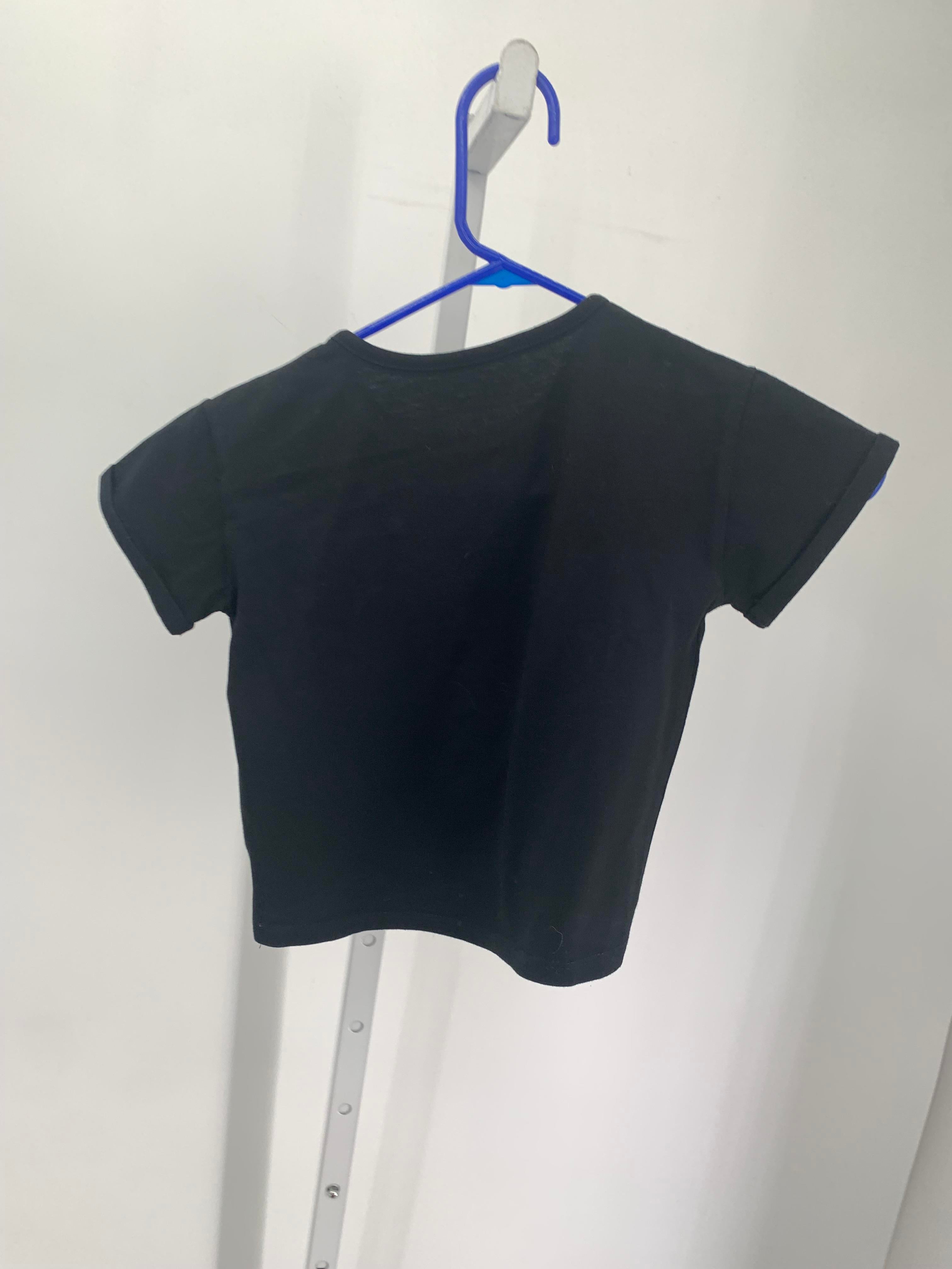 KNIT TEE.