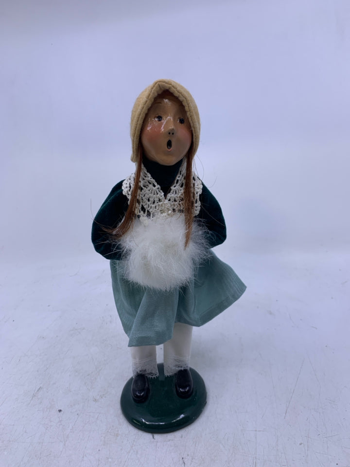 CAROLER GIRL W/ DARK GREEN SHIRT/TEAL SKIRT 1995 BYERS' CHOICE.