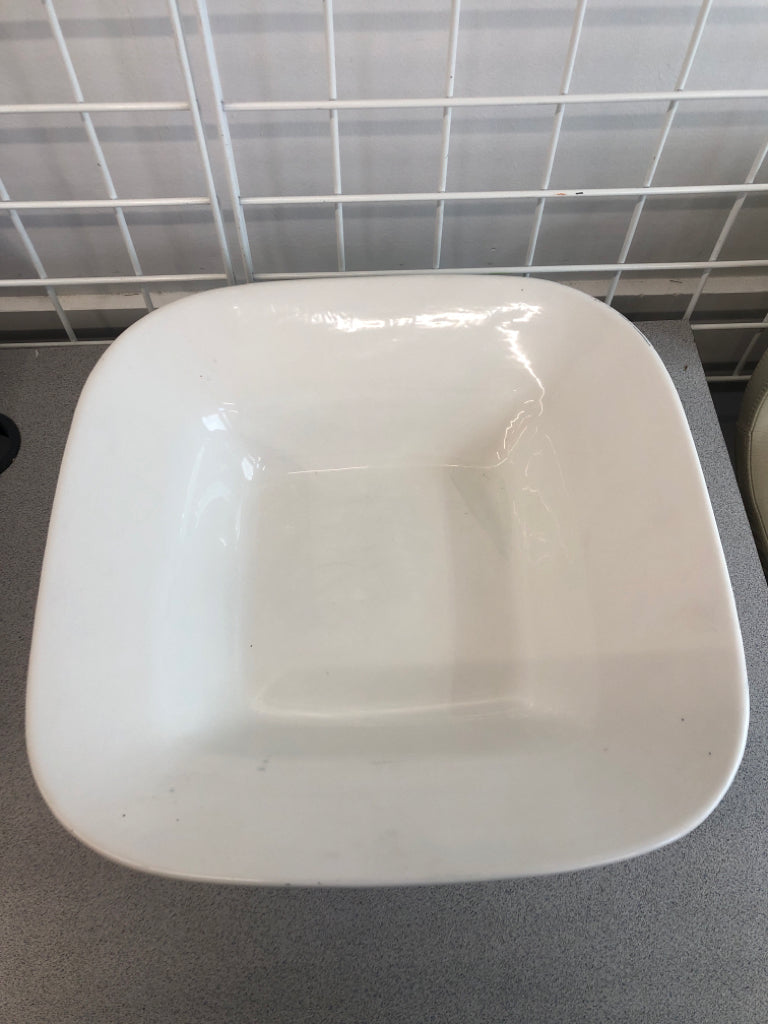 LG WHITE SERVING BOWL.