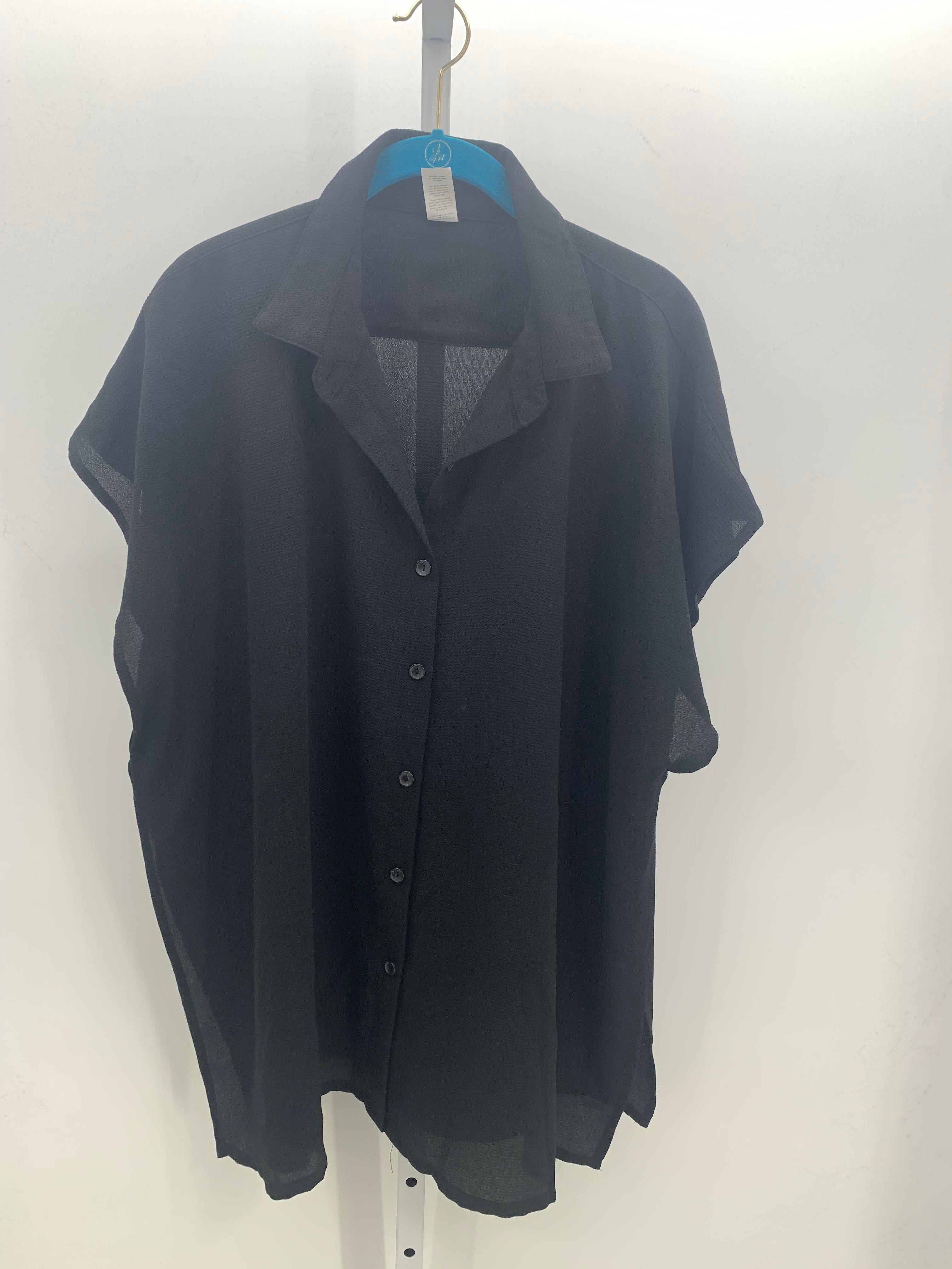 Size Medium Misses Short Sleeve Shirt