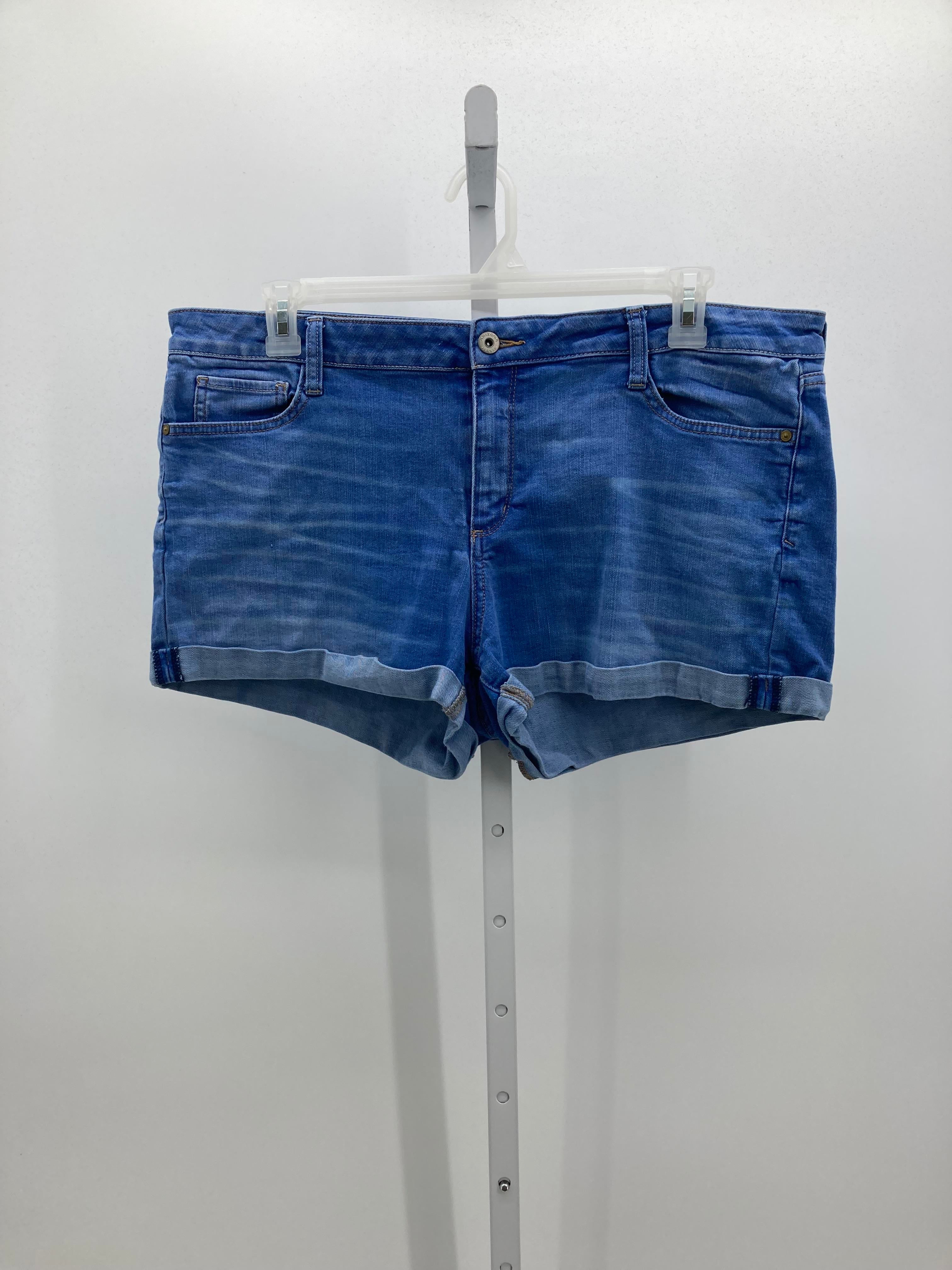 Arizona Size 19 Juniors Shorts