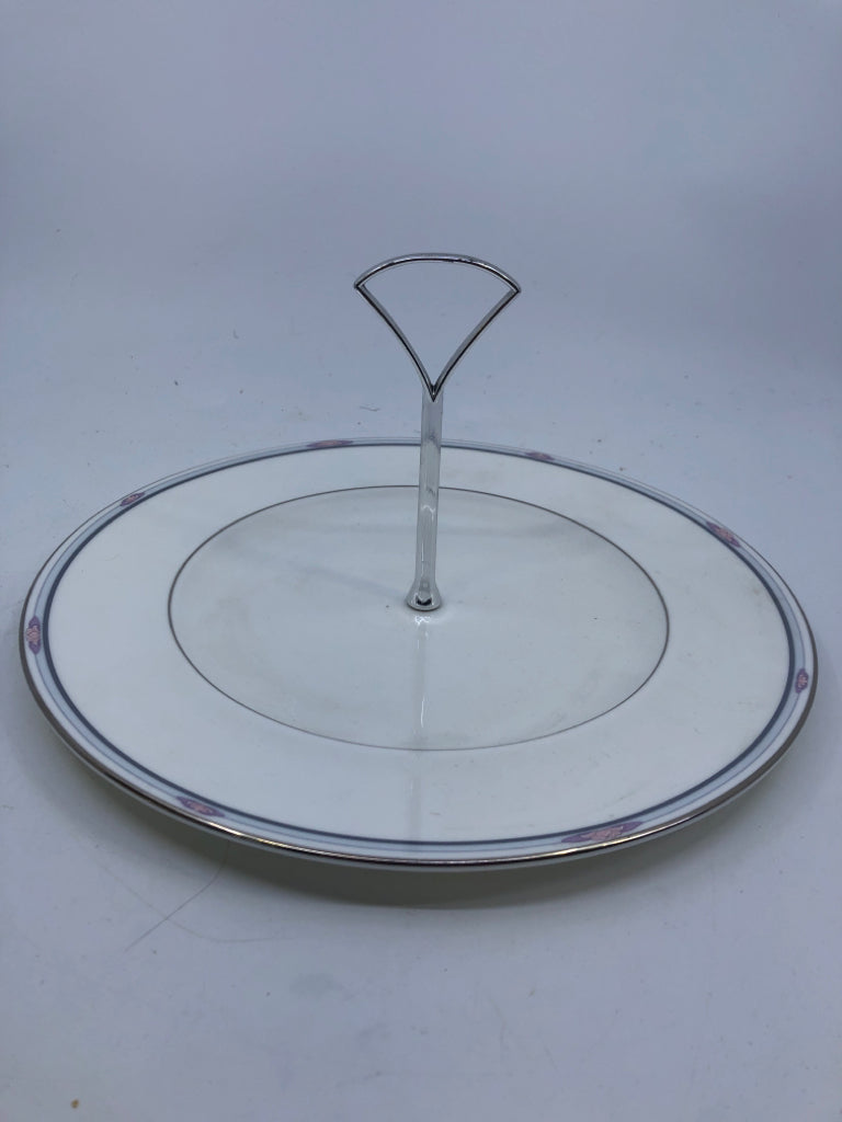 VTG PALE BLUE RIM W FLORAL SERVER W METAL HANDLE.