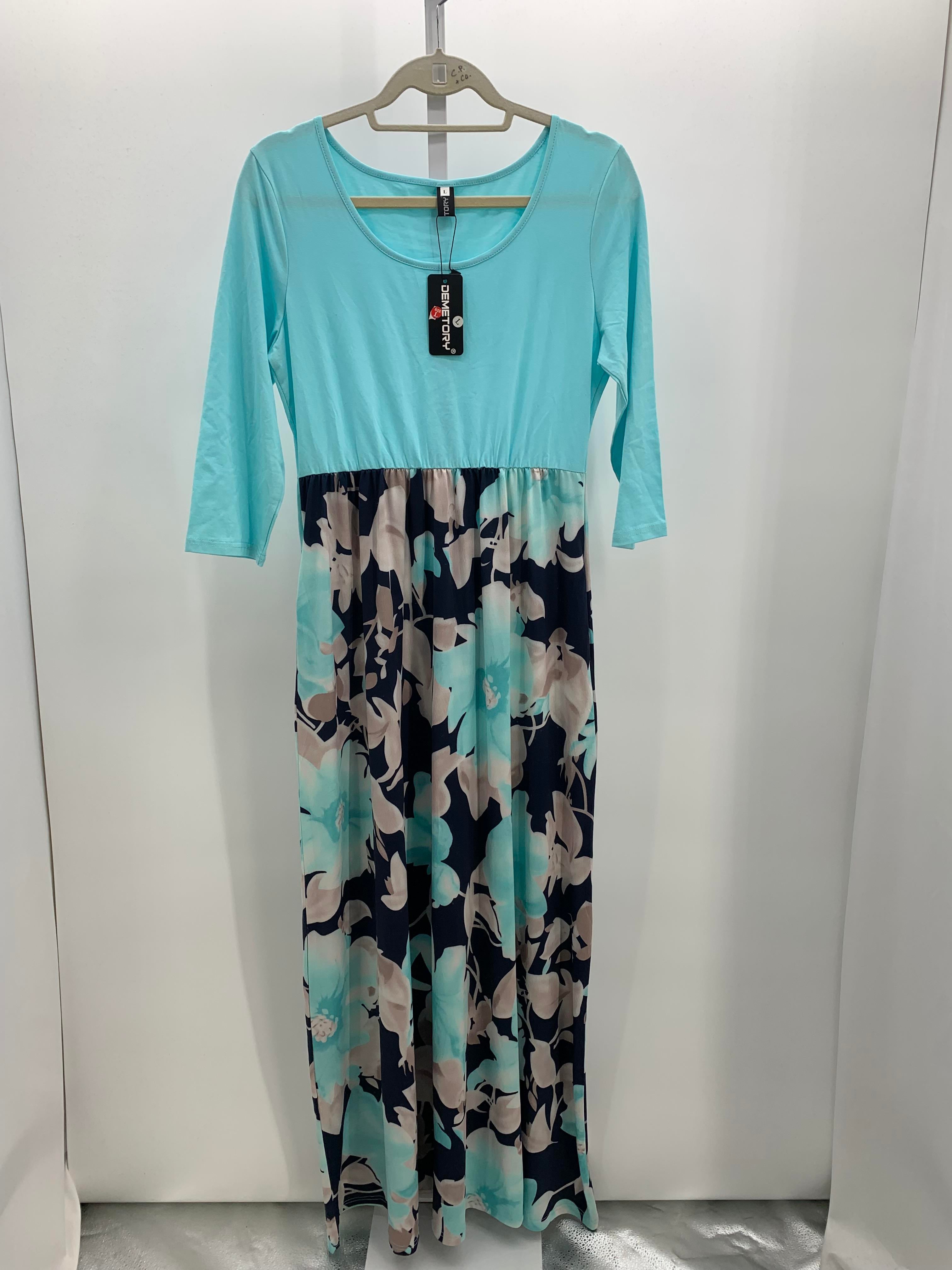 Size Large Misses 3/4 Sleeve Dress