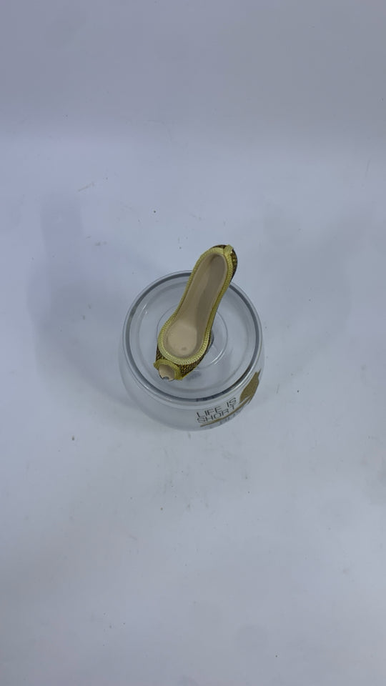 LIFE IS SHORT WINE CUP W/SHOE BOTTLE STOPPER.