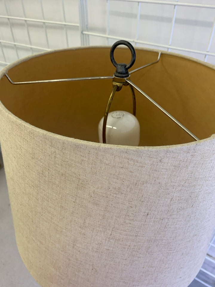 BLACK BASE METAL LAMP W CREAM SHADE.
