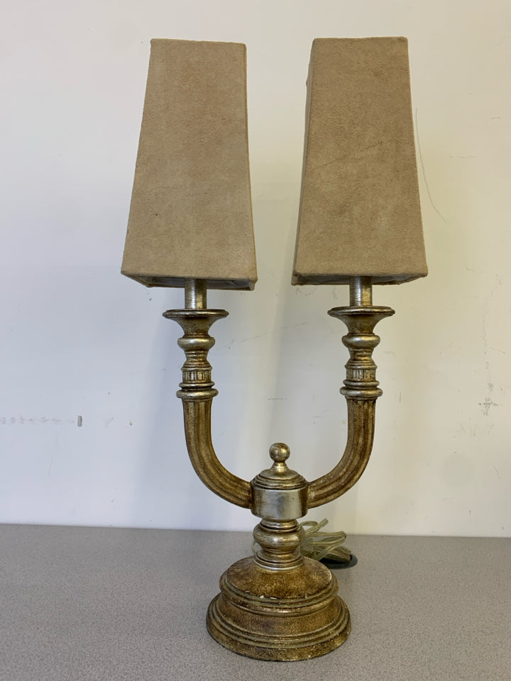 DOUBLE SCROLL LAMP WITH SQUARE SHADES.