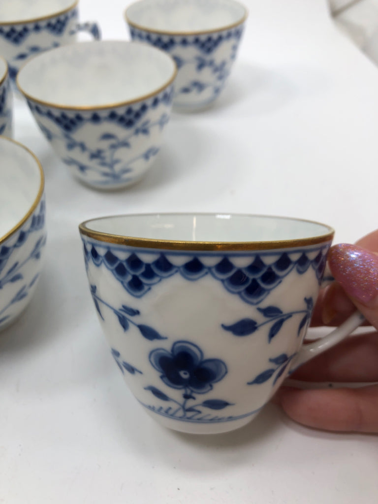 12PC SVC 6 VTG BING AND GRONDAHL TEA CUP/SAUCERS SET.