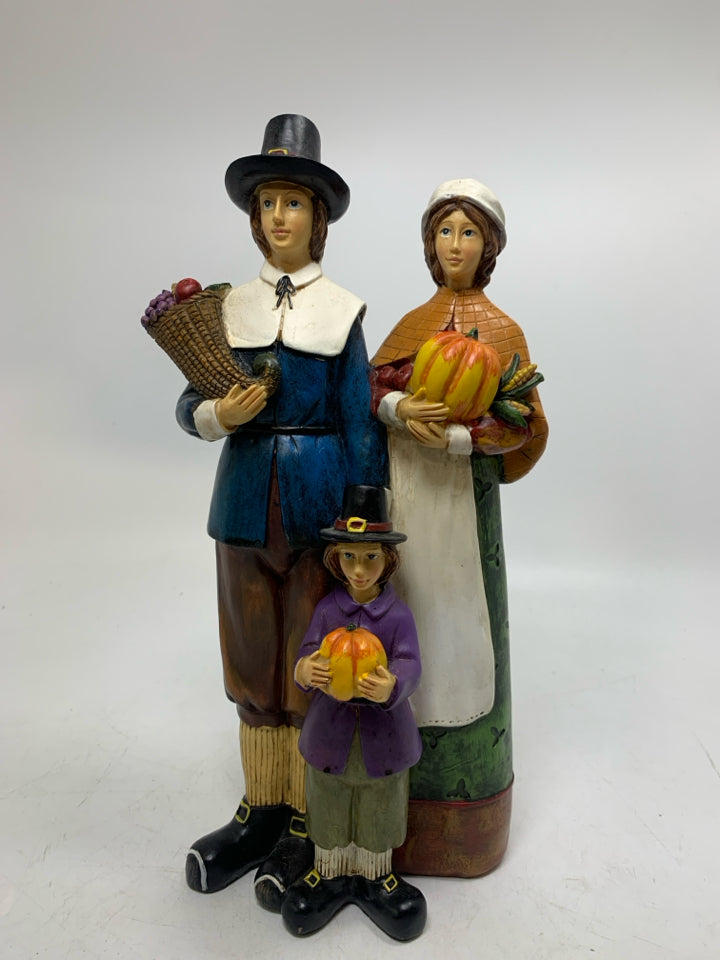 PILGRIM RESIN STANDING PILGRIM FAMILY.