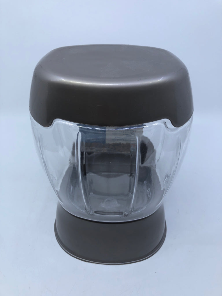 NEW PETMATE PET FEEDER.