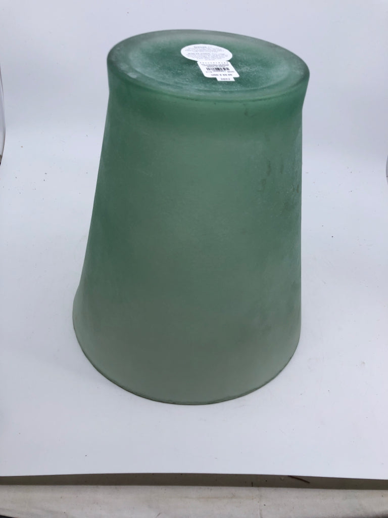 SEA GLASS FROSTED PATTERN TRASH BIN.