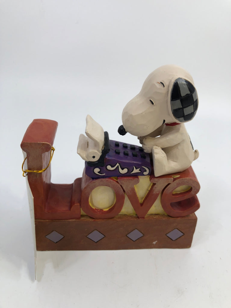 JIM SHORE SNOOPY LOVE FIGURINE.