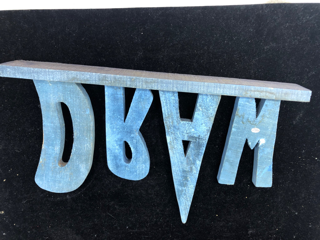 BLUE WOOD "DRAW" STANDING SIGN.