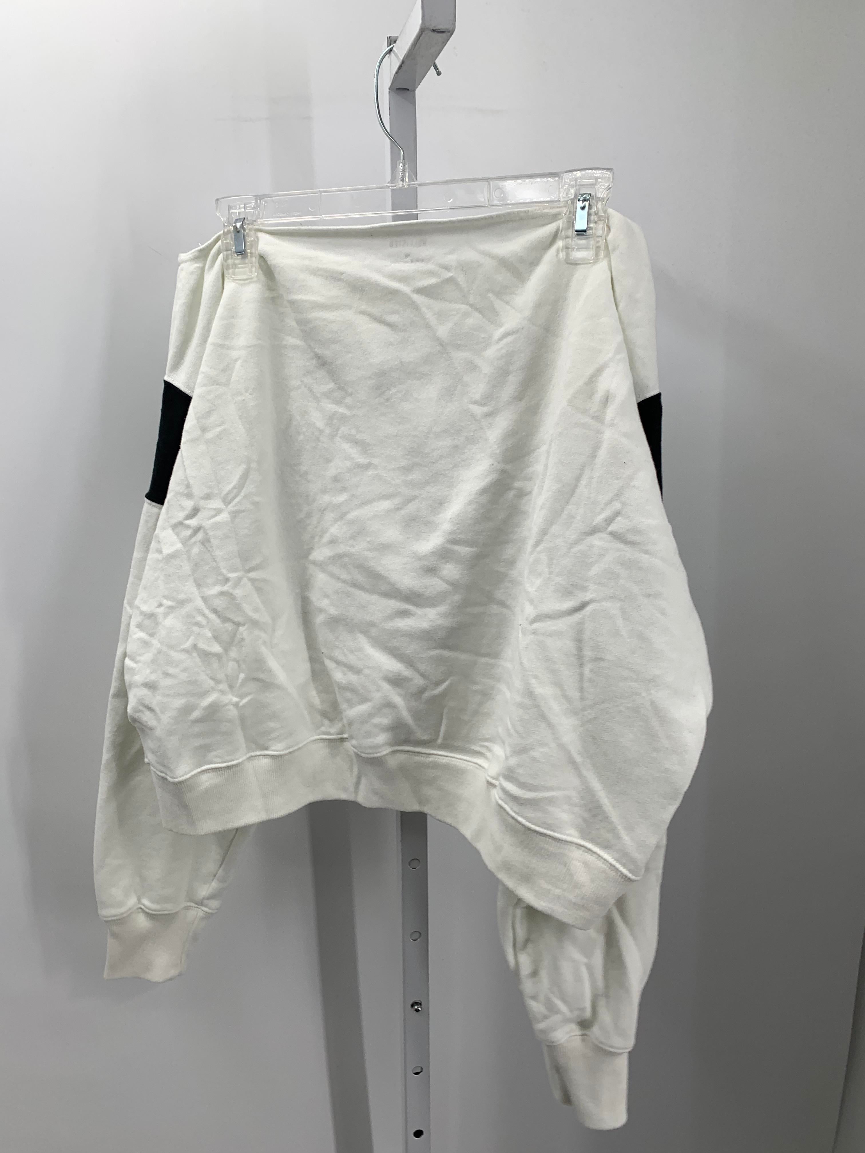 Hollister Size Medium Misses Long Sleeve Shirt