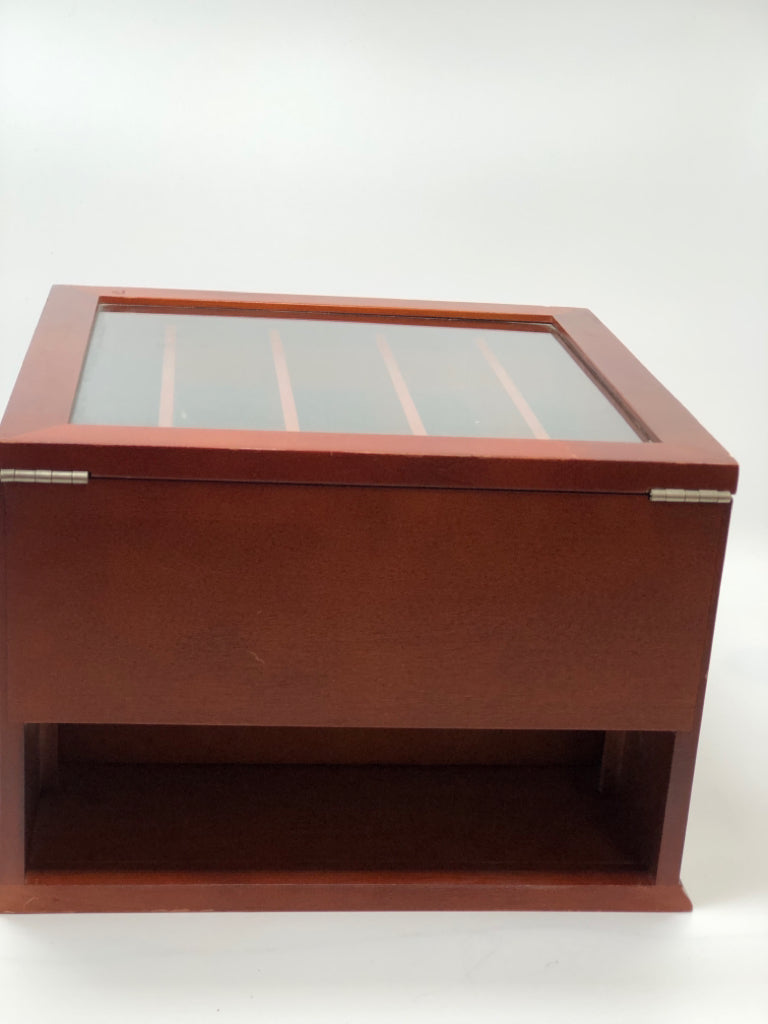 LIGHT BROWN JEWELRY/ WATCHES BOX.