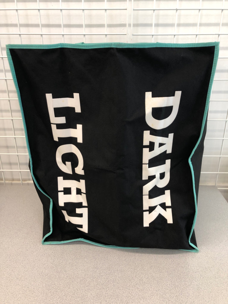 LIGHT/DARK CANVAS LAUNDRY BAG.