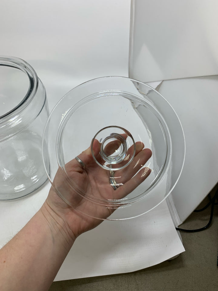 LARGE CLEAR GLASS CANISTER.