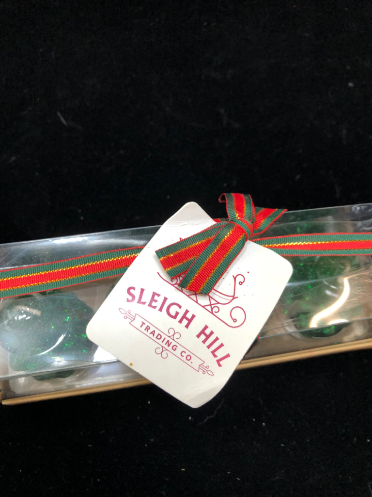 NIB 4 CHRISTMAS TREE CANDLES.