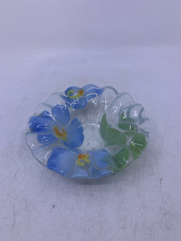 FUSED GLASS CATCH ALL W/ LIGHT BLUE FLOWERS RUFFLED EDGE.