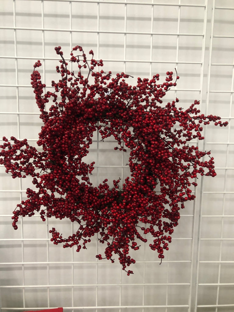 RED PIP WREATH.