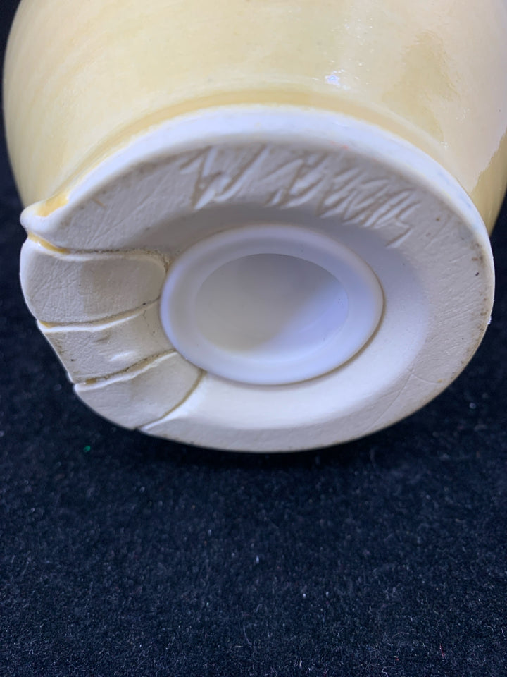 CREAM CERAMIC CHICKEN BANK.