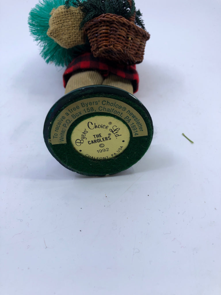 1992 BYERS' CHOICE CAROLER LITTLE BOY W TREE IN PLAID COAT.