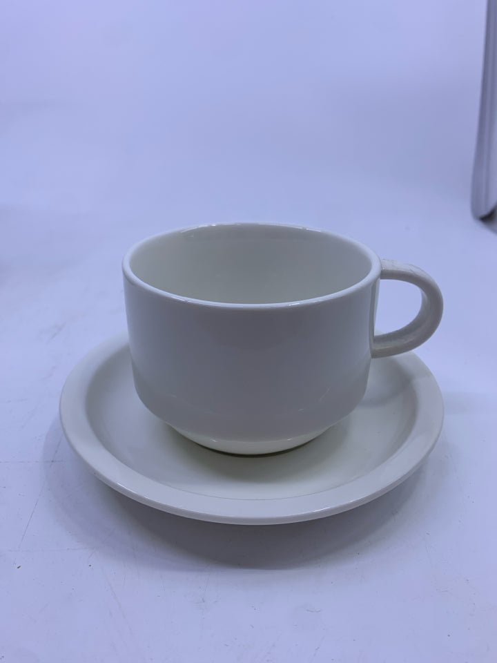 8 PC CUP+ SAUCER SET IN METAL STAND- SMEESE.