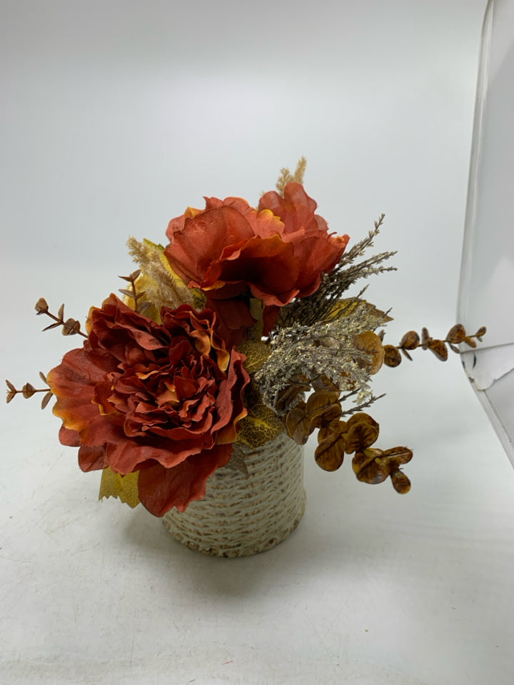 BASKET WEAVE PLANTER W/ FAUX FALL BOUQUET.