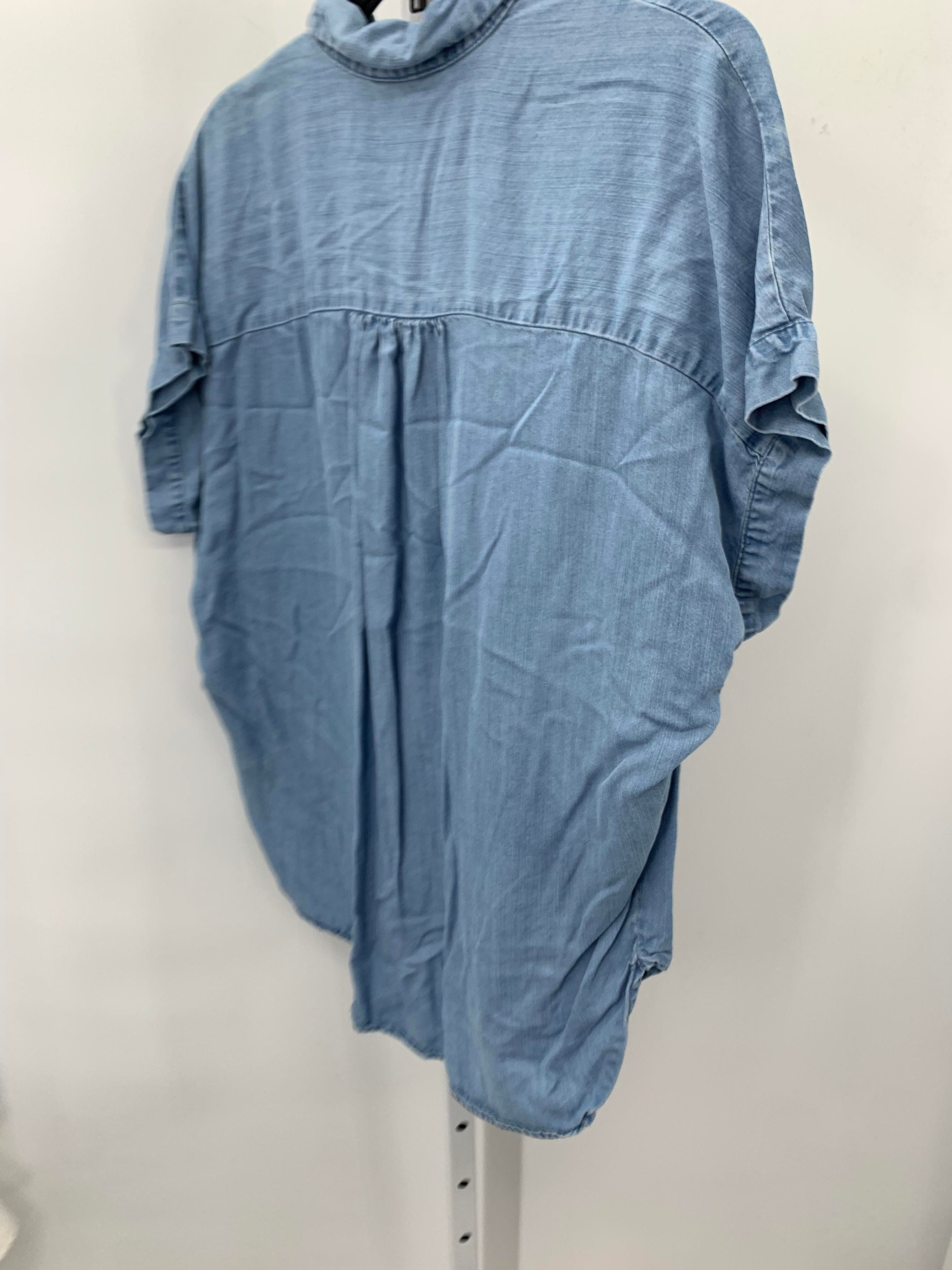 Time and Tru Size Medium Misses Short Sleeve Shirt