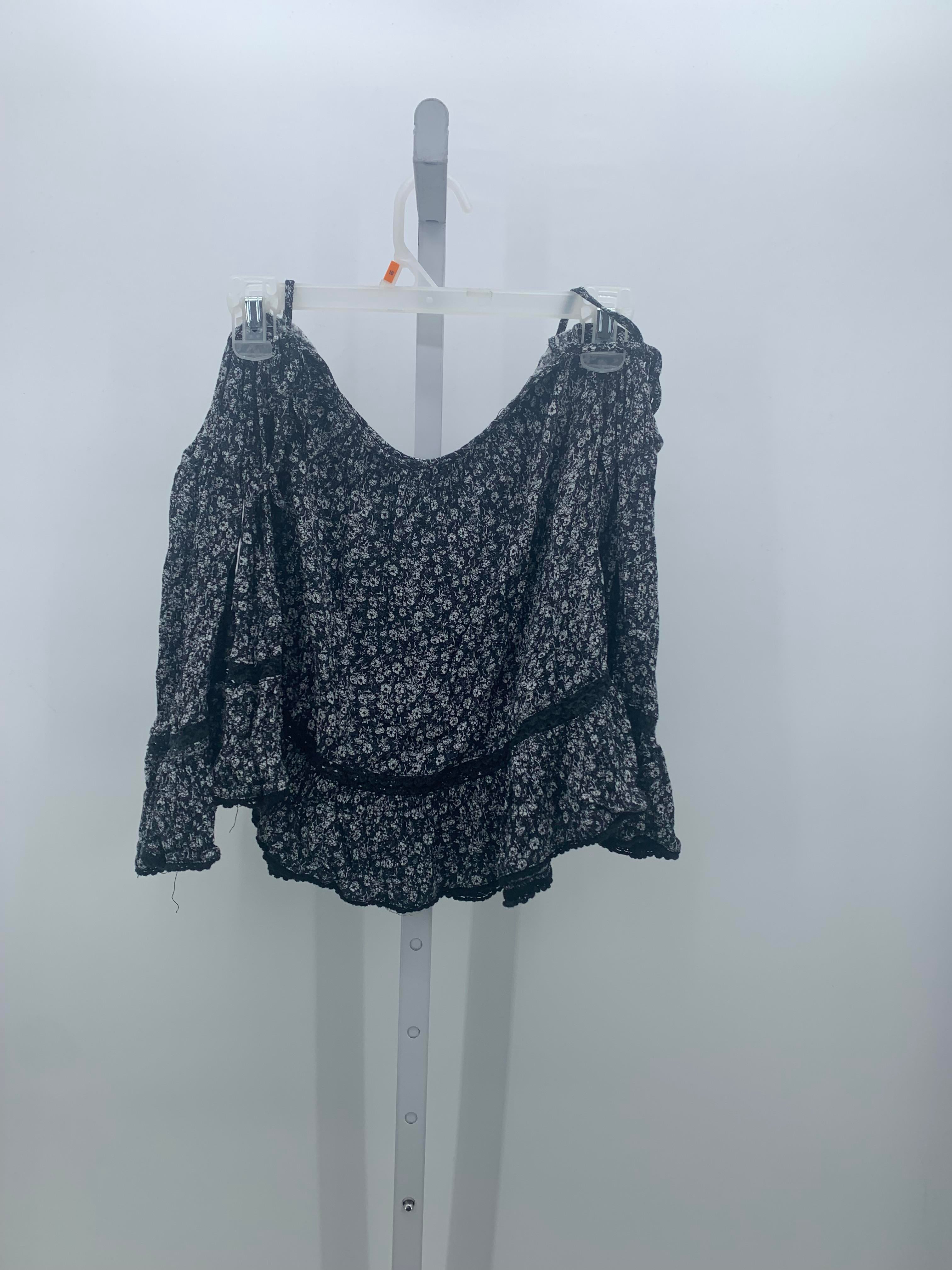 Size Large Juniors 3/4 Sleeve Shirt
