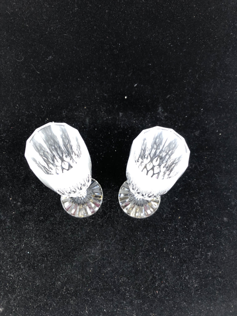 2 CRYSTAL CHAMPAGNE FLUTES.