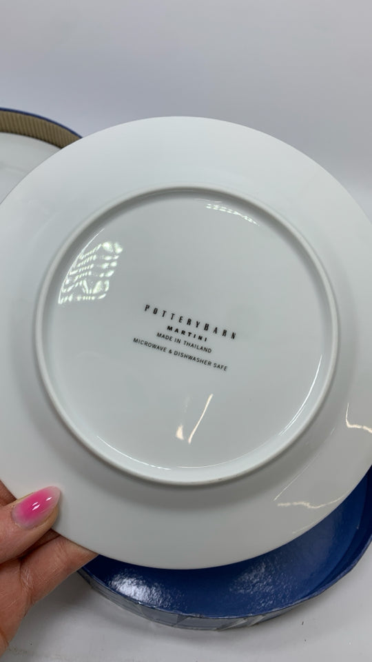 4 MARTINI COCKTAIL PLATES IN BOX.