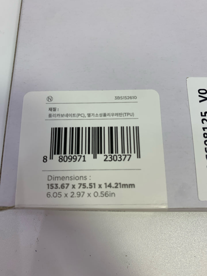 NIP SPIGEN ULTRA HYBRID IPHONE 6,3" 2024 CASE.