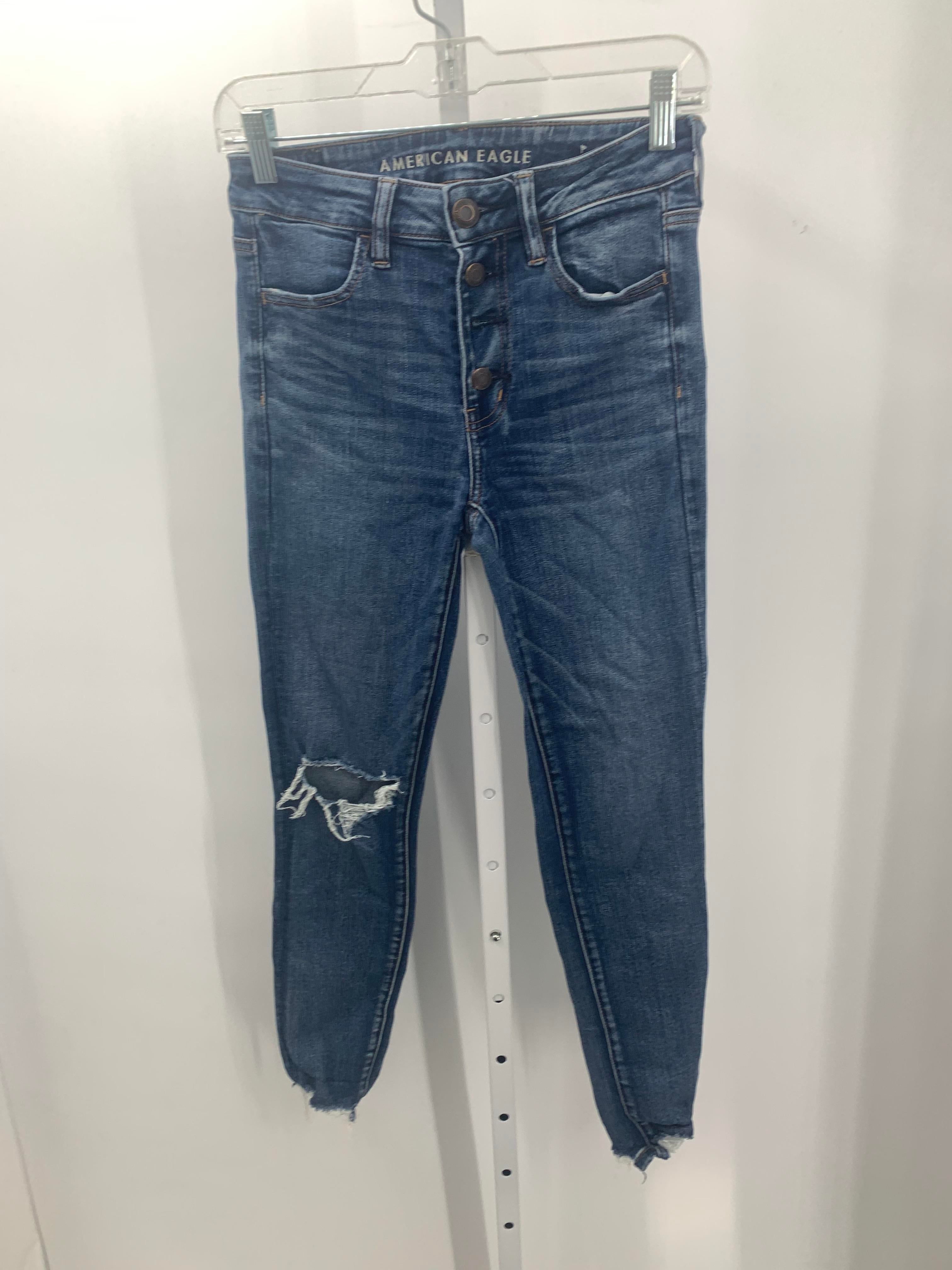 American Eagle Size 4 Juniors Cropped