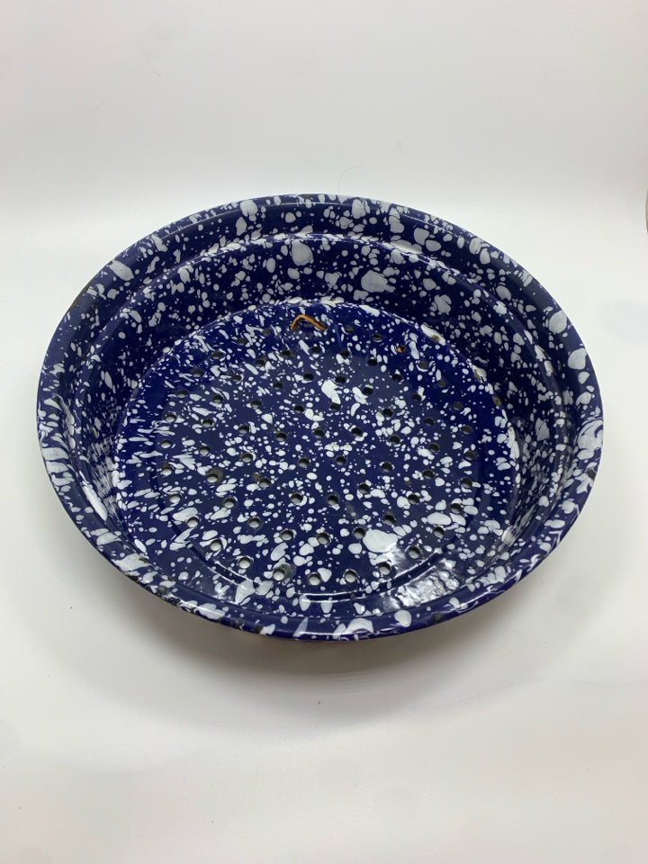 WHITE SPECKLED BLUE METAL STRAINER.
