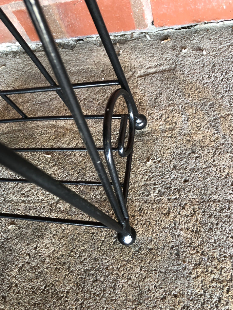 6 TIER MEDIA/ CD/ DVD STAND BLACK METAL.