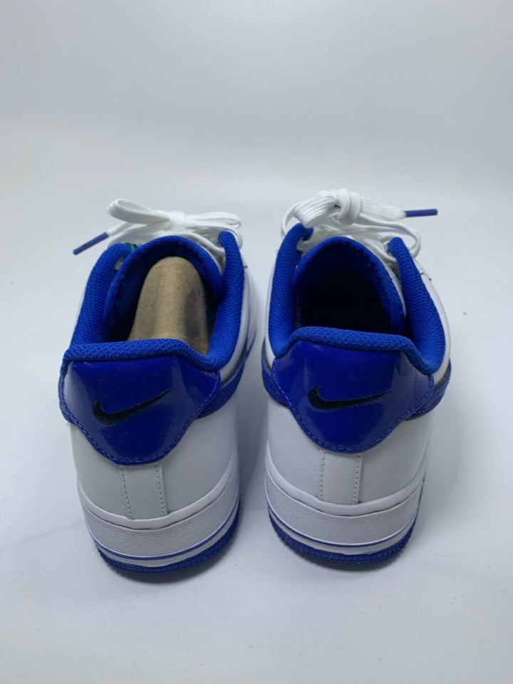 Nike Size 7.5 Young Men's Sneakers