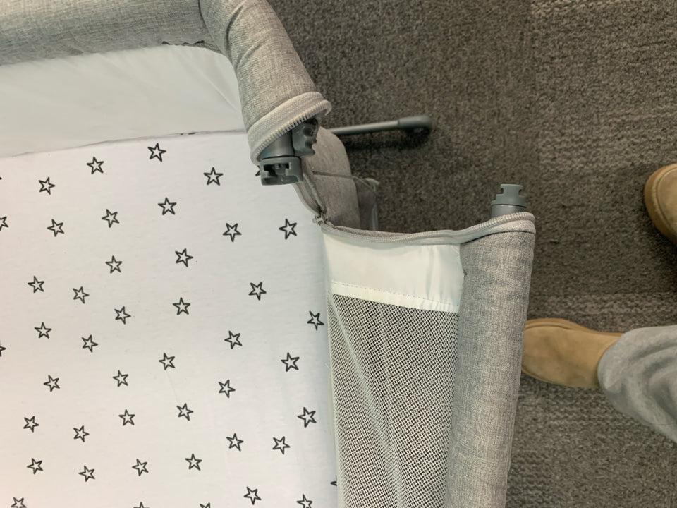 Milliard Bedside Bassinet