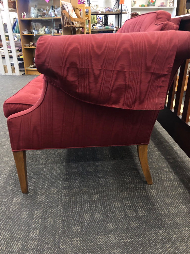 VICTORIAN SOFA W/WOODEN LEGS.
