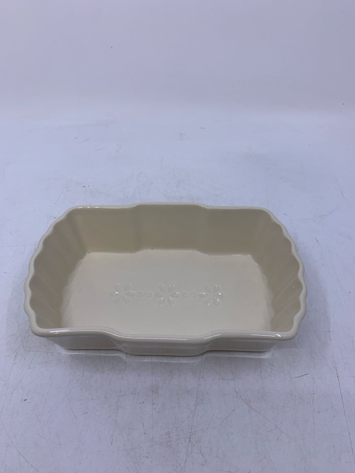 SMALL STONEWARE BAKER.