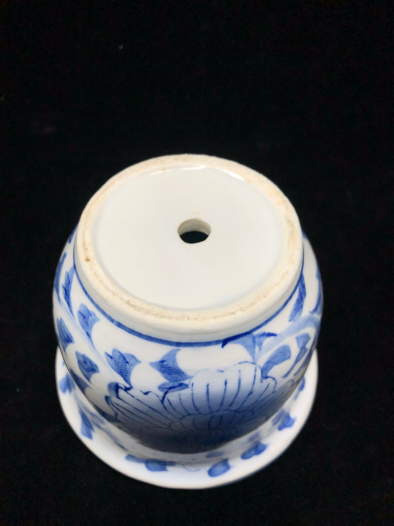 SM BLUE FLORAL PLANTER.